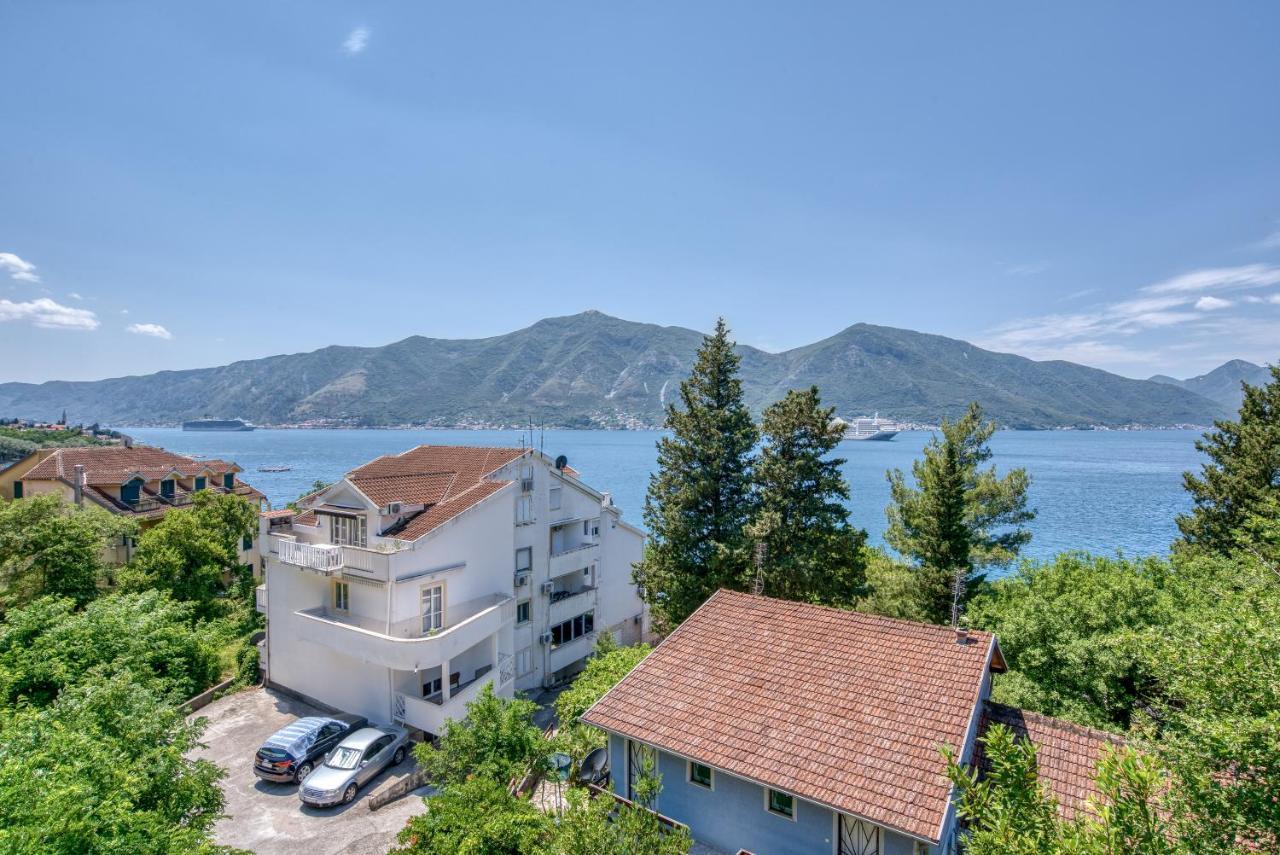 Apartment Elegant Kotor Exterior photo