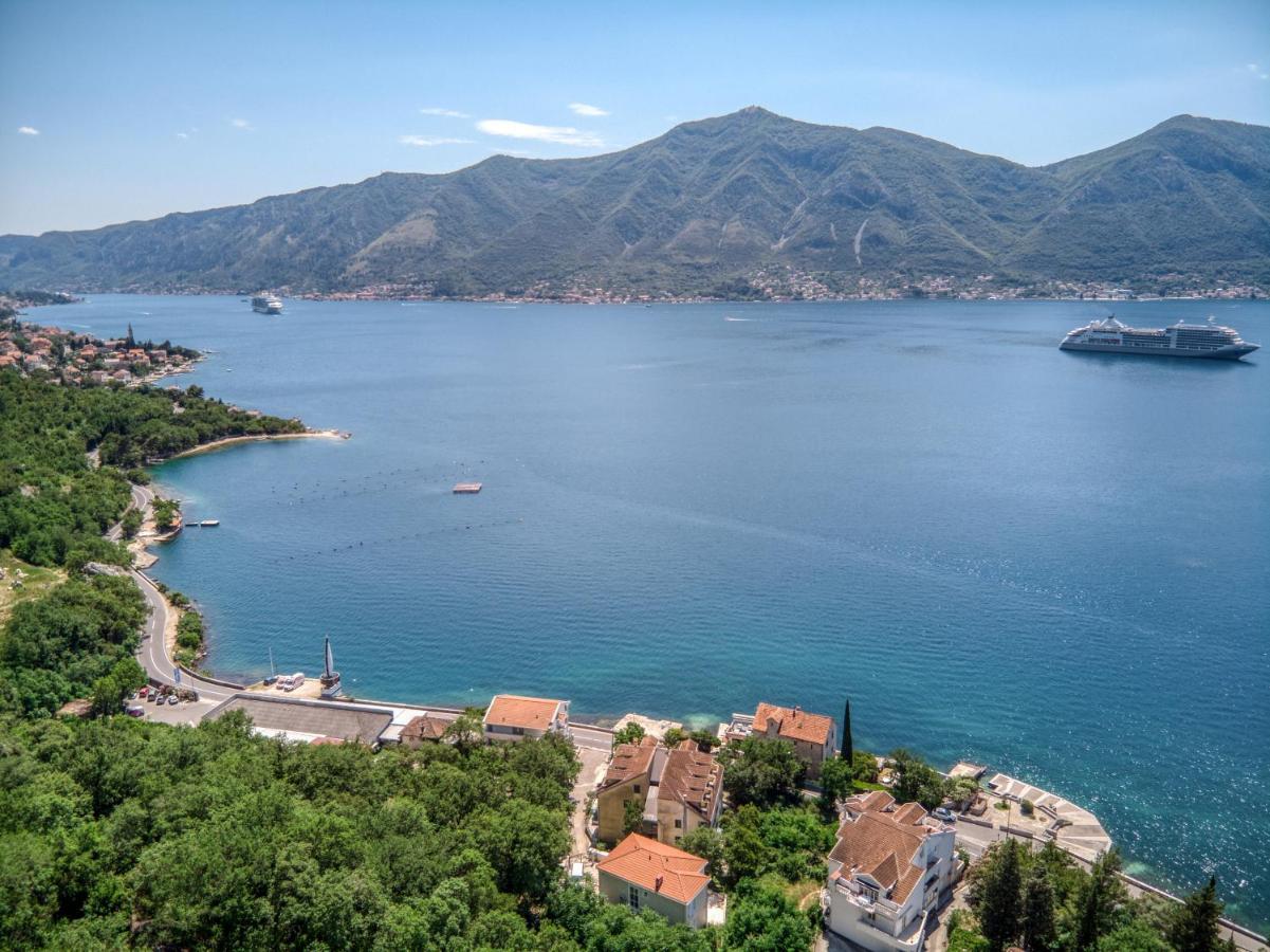 Apartment Elegant Kotor Exterior photo