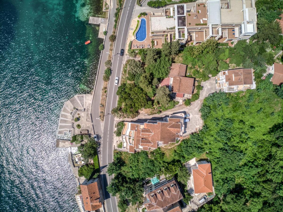 Apartment Elegant Kotor Exterior photo